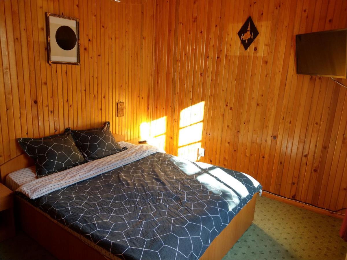 Grandpa'S Hidden Crib, 6 Bedroom, Pet Friendly Sinaia Exterior foto
