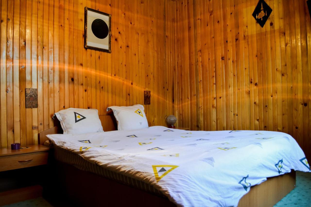 Grandpa'S Hidden Crib, 6 Bedroom, Pet Friendly Sinaia Exterior foto